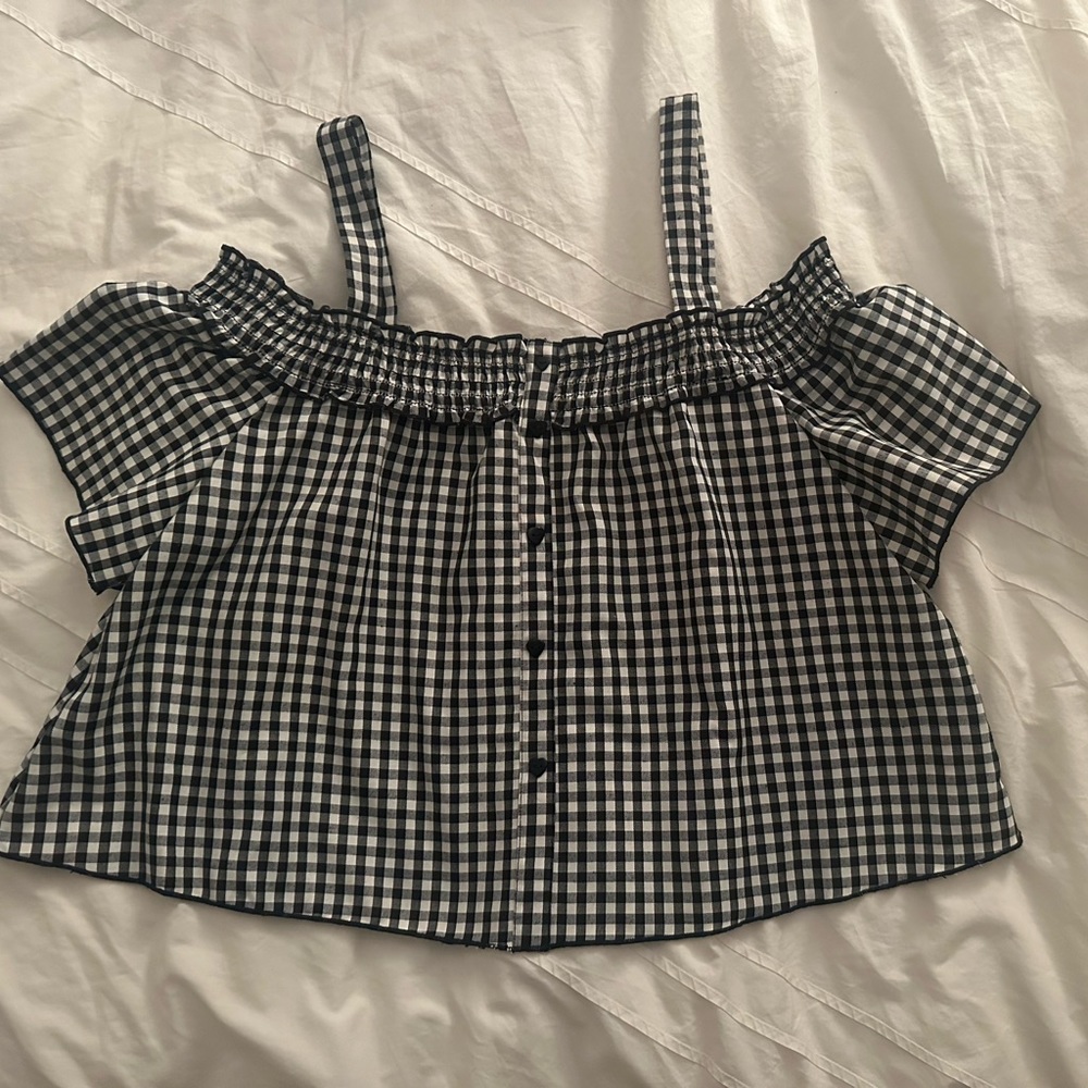 Checkered black and white summer top, straps and sleeves combination